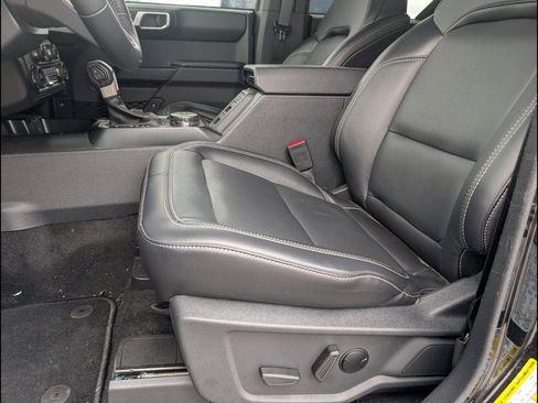 Used 2025 Ford Bronco Outer Banks AWD/4WD image 11