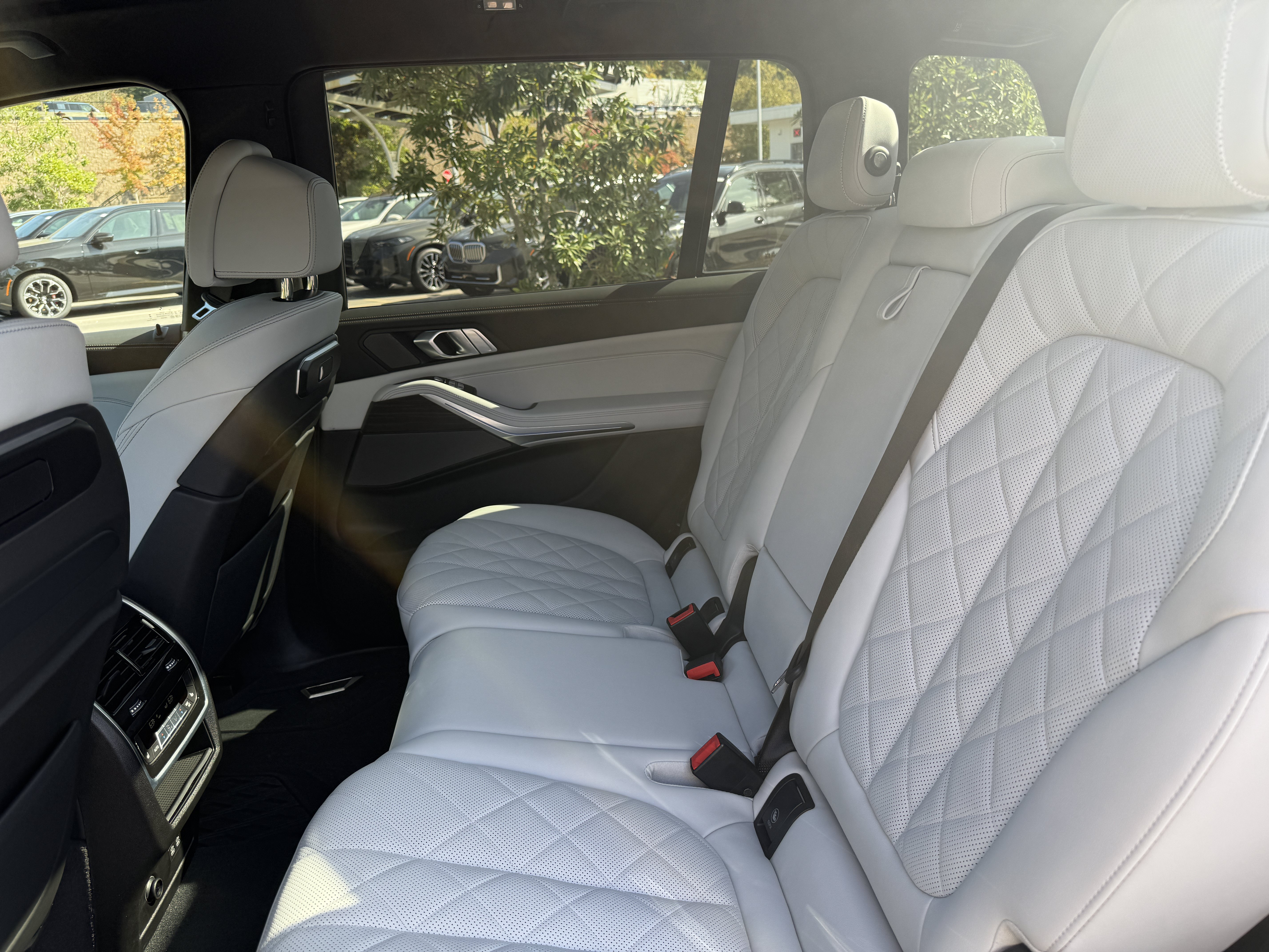 Used 2026 BMW X7 xDrive40i AWD/4WD image 23