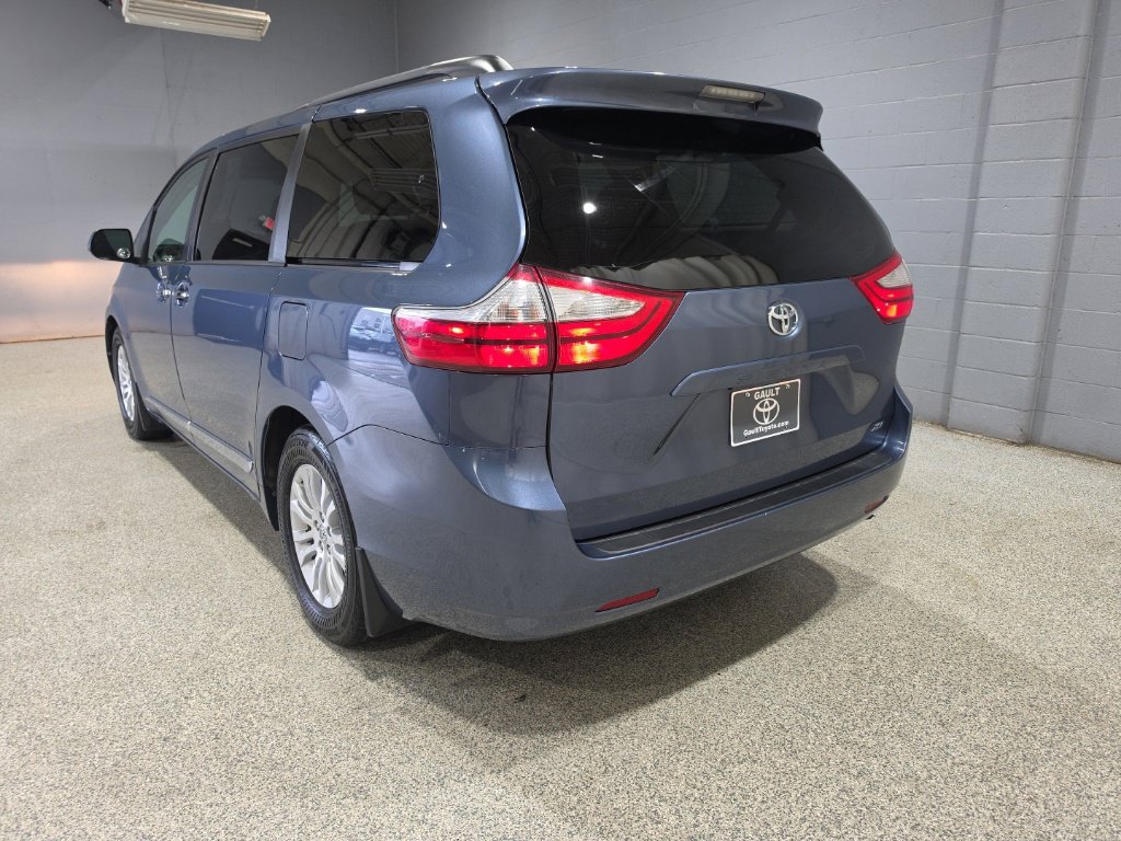 Used 2017 Toyota Sienna XLE FWD image 6