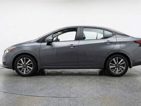 Used 2025 Nissan Versa SV image 4