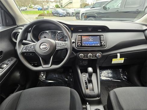 Used 2024 Nissan Kicks S image 18