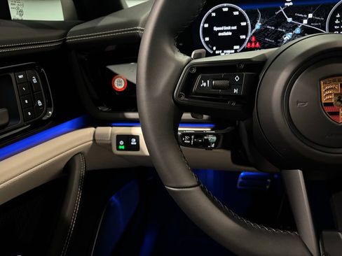 Used 2026 Porsche Panamera 4 image 16