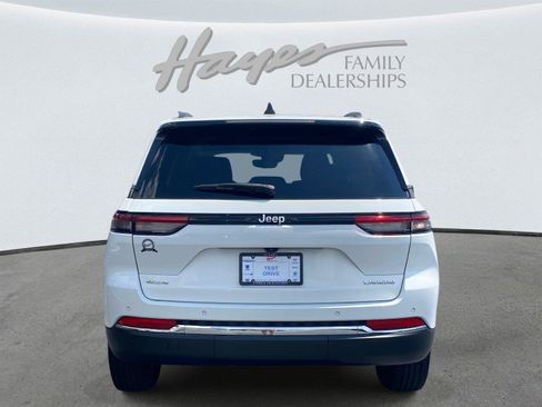 Used 2023 Jeep Grand Cherokee Laredo AWD/4WD image 4