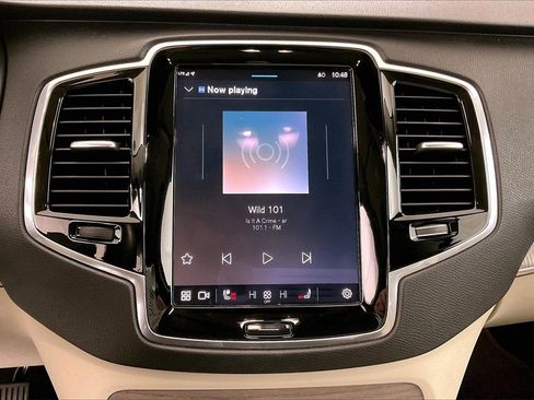 Used 2023 Volvo XC90 B6 Plus image 9