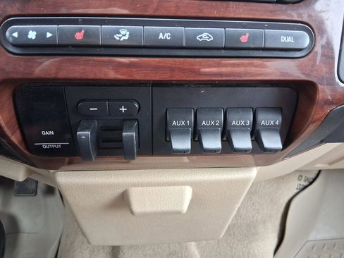 Used 2008 Ford F350 Lariat image 17