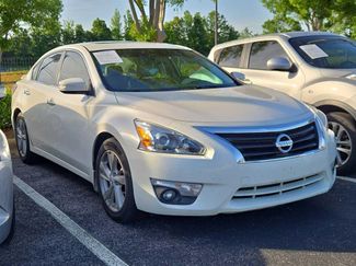 Used 2014 Nissan Altima 2.5 SL w/ Technology Package FWD video 2