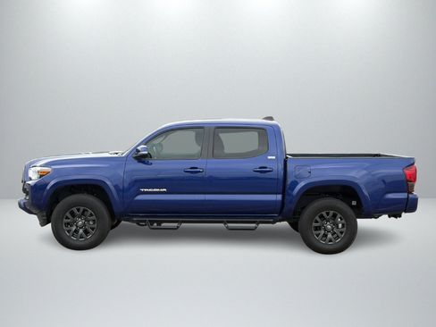 Used 2023 Toyota Tacoma SR5 AWD/4WD image 2