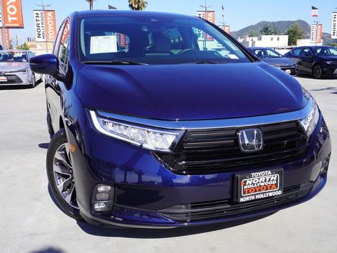 Used 2023 Honda Odyssey EX-L image 2