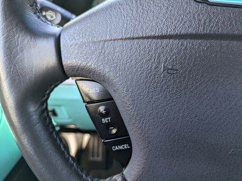 Used 2002 Ford Thunderbird image 25