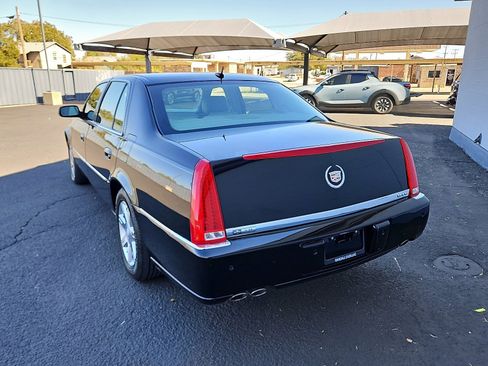 Used 2006 Cadillac DTS w/ Sun And Sound Package image 3