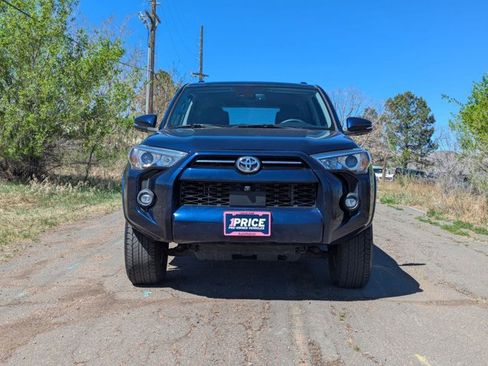 Used 2022 Toyota 4Runner SR5 Premium image 2