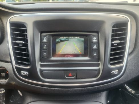 Used 2015 Chrysler 200 Limited w/ Convenience Group FWD image 18