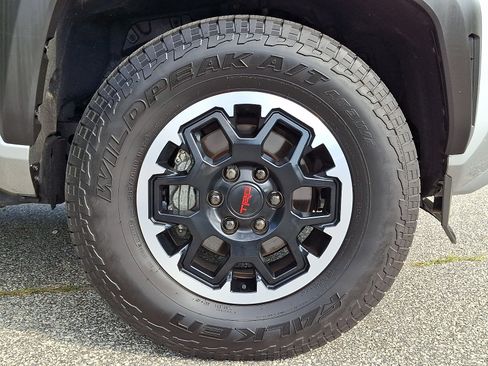 Certified 2025 Toyota 4Runner TRD Off-Road AWD/4WD image 8
