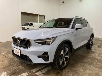 Used 2025 Volvo XC40 B5 Plus