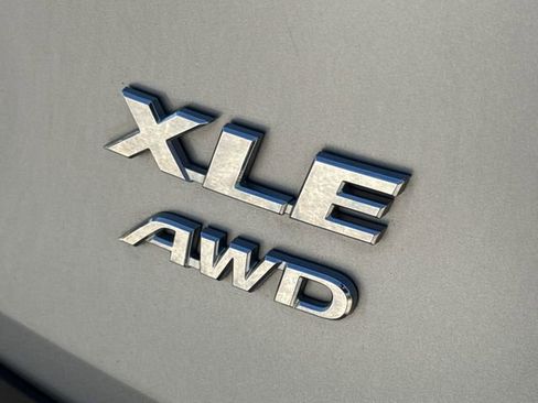 Used 2022 Toyota RAV4 XLE image 10