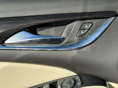 Used 2023 Buick Enclave Essence w/ Experience Buick Package image 18