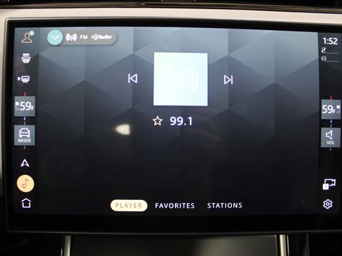 Used 2024 Land Rover Range Rover Evoque Dynamic SE image 13