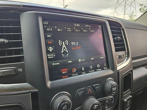 Used 2018 RAM 2500 Big Horn w/ Sport Appearance Group AWD/4WD image 17