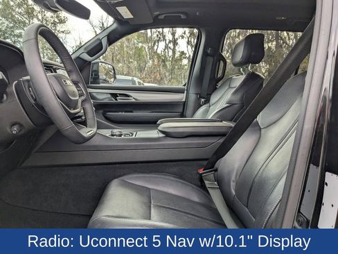 Used 2023 Jeep Wagoneer Series II image 14