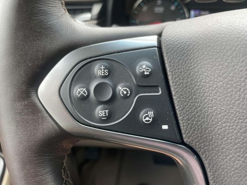 Used 2016 Chevrolet Suburban LT RWD image 21