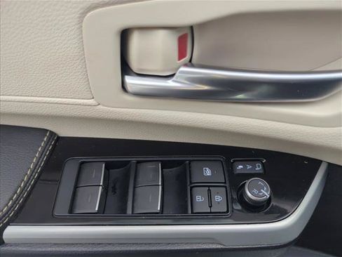 Certified 2025 Toyota Sienna Platinum AWD/4WD image 10