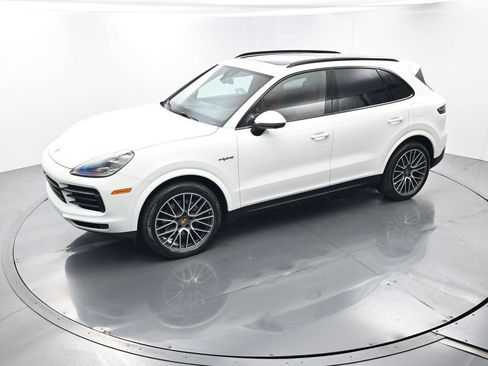 Certified 2023 Porsche Cayenne Platinum Edition AWD/4WD image 35
