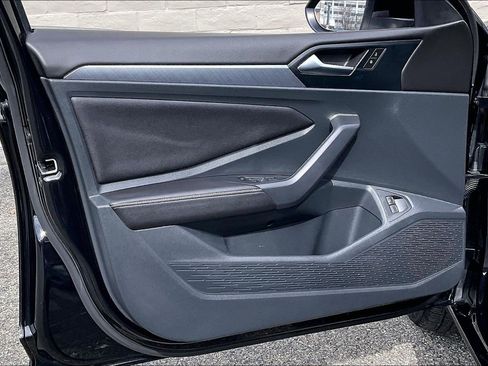 Certified 2024 Volkswagen Jetta SE w/ Panoramic Sunroof Package image 22