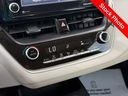 Used 2022 Toyota Corolla LE FWD image 28