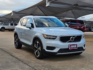 Used 2020 Volvo XC40 T5 Momentum AWD/4WD video 3