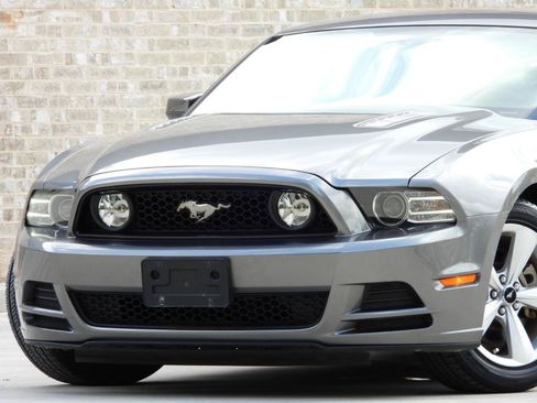 Used 2014 Ford Mustang GT RWD image 4