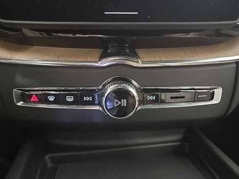 New 2026 Volvo XC60 T8 Plus w/ Protection Package Premier image 15