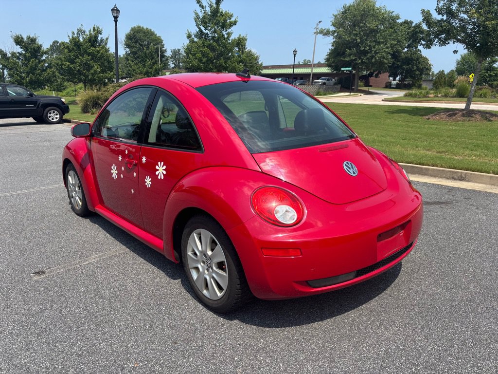 Used 2010 Volkswagen Beetle Coupe FWD image 8