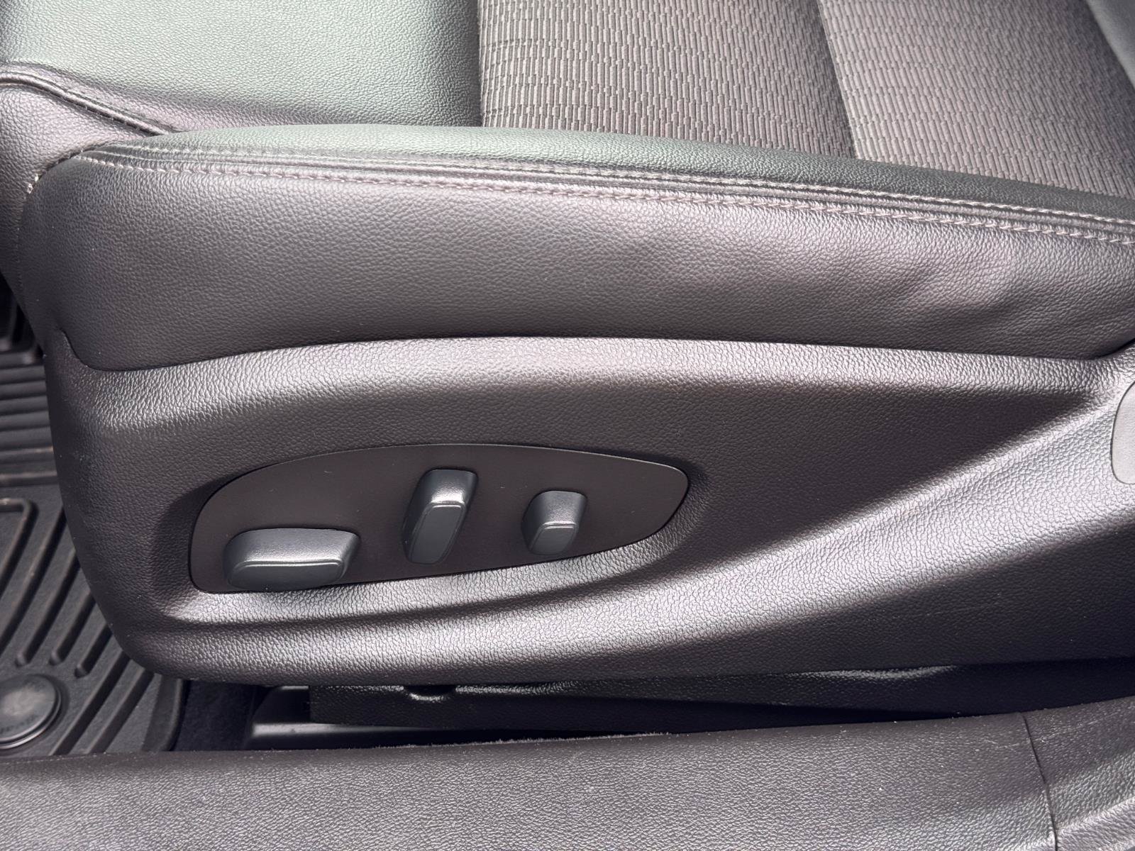 Used 2019 Chevrolet Impala LT FWD image 13
