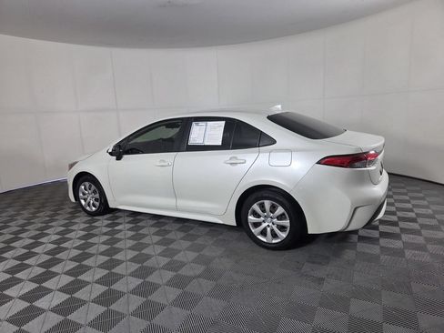 Used 2020 Toyota Corolla LE FWD image 7