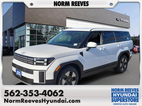 Used 2026 Hyundai Santa Fe SE FWD image 1