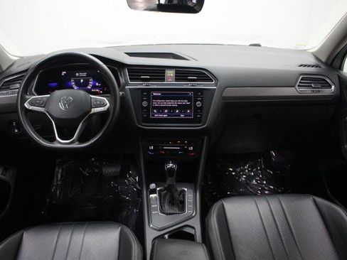 Used 2022 Volkswagen Tiguan SE image 25