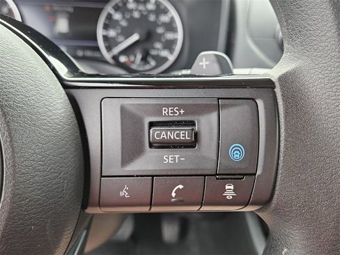 Used 2021 Nissan Rogue SV image 24