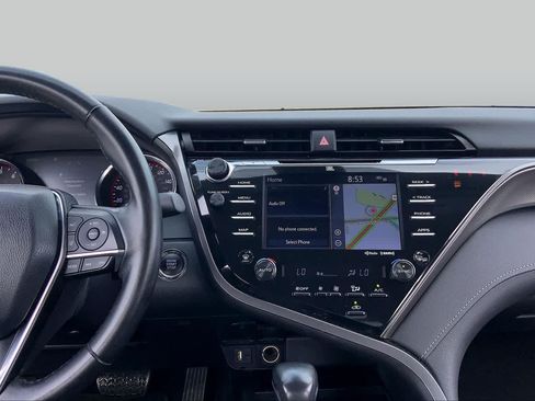 Used 2019 Toyota Camry XSE FWD image 7