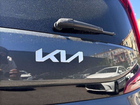 Certified 2022 Kia Soul LX w/ Technology Package image 8