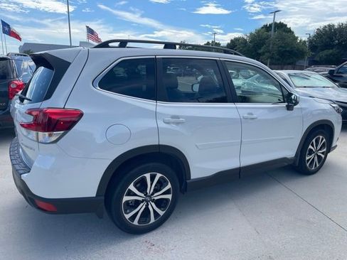 Used 2023 Subaru Forester Limited AWD/4WD image 3