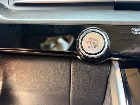 Used 2024 Kia Carnival SX FWD image 3