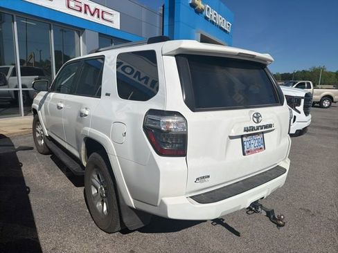 Used 2022 Toyota 4Runner SR5 Premium w/ Moonroof Package image 4