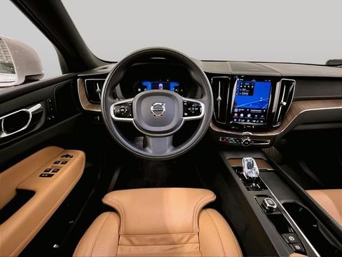 Used 2022 Volvo XC60 B6 Inscription AWD/4WD image 5