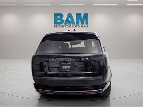 Used 2025 Land Rover Range Rover SE image 4