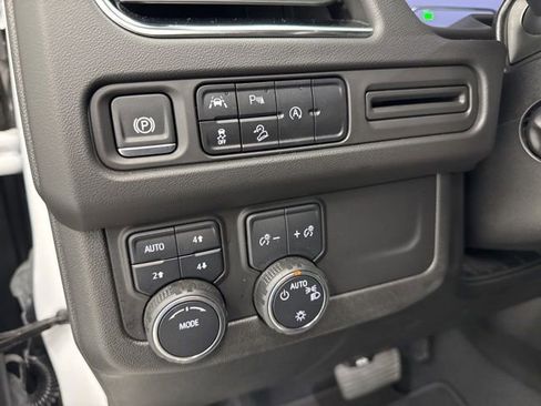 Used 2024 Chevrolet Suburban Premier image 12