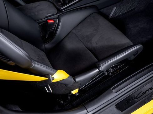 Used 2022 Porsche 911 Carrera GTS w/ Premium Package image 47