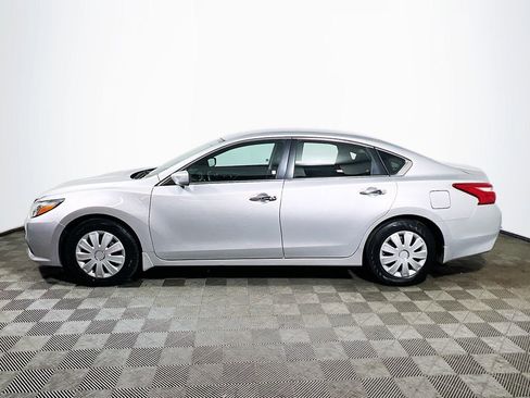 Used 2017 Nissan Altima 2.5 S w/ Interior Lighting Package image 5