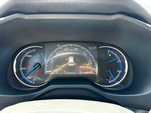 Used 2025 Toyota RAV4 XSE AWD/4WD image 27