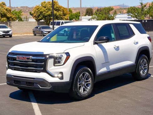 Used 2026 GMC Terrain Elevation w/ Technology Package II image 3