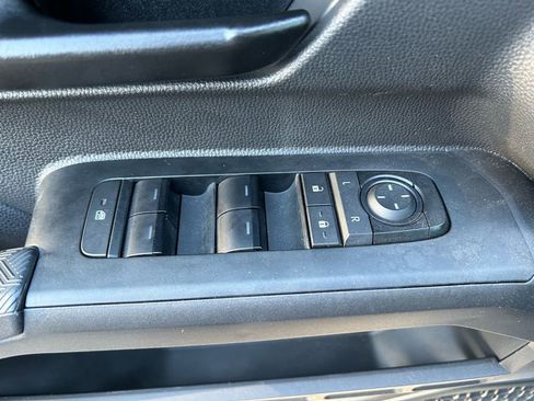 Used 2024 Toyota Tacoma SR5 w/ SR5 Upgrade Package image 16